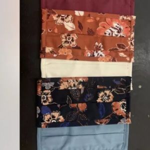 Old Navy kids Face Floral Print Brand New!